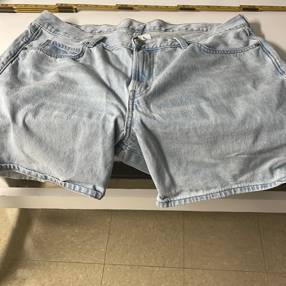 Euc Old Navy, slouchy, straight, high rise, light denim jeans shorts